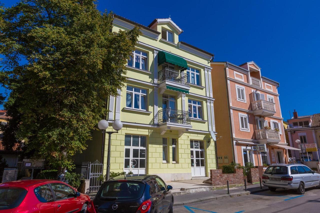 Apartments Villa Katarina Selce Exterior foto